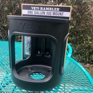 Yeti rambler jug holder